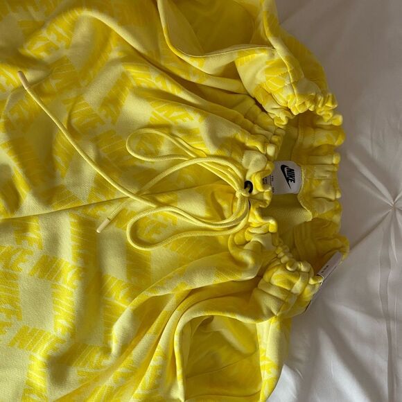 NWT Nike Women’s Standard Fit Mid Rise Joggers Yellow Size XXL - Picture 4 of 6